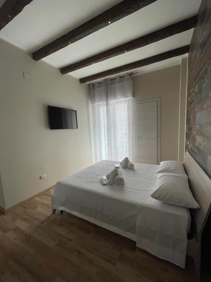 B&B New Paris & Suite 타란토 외부 사진
